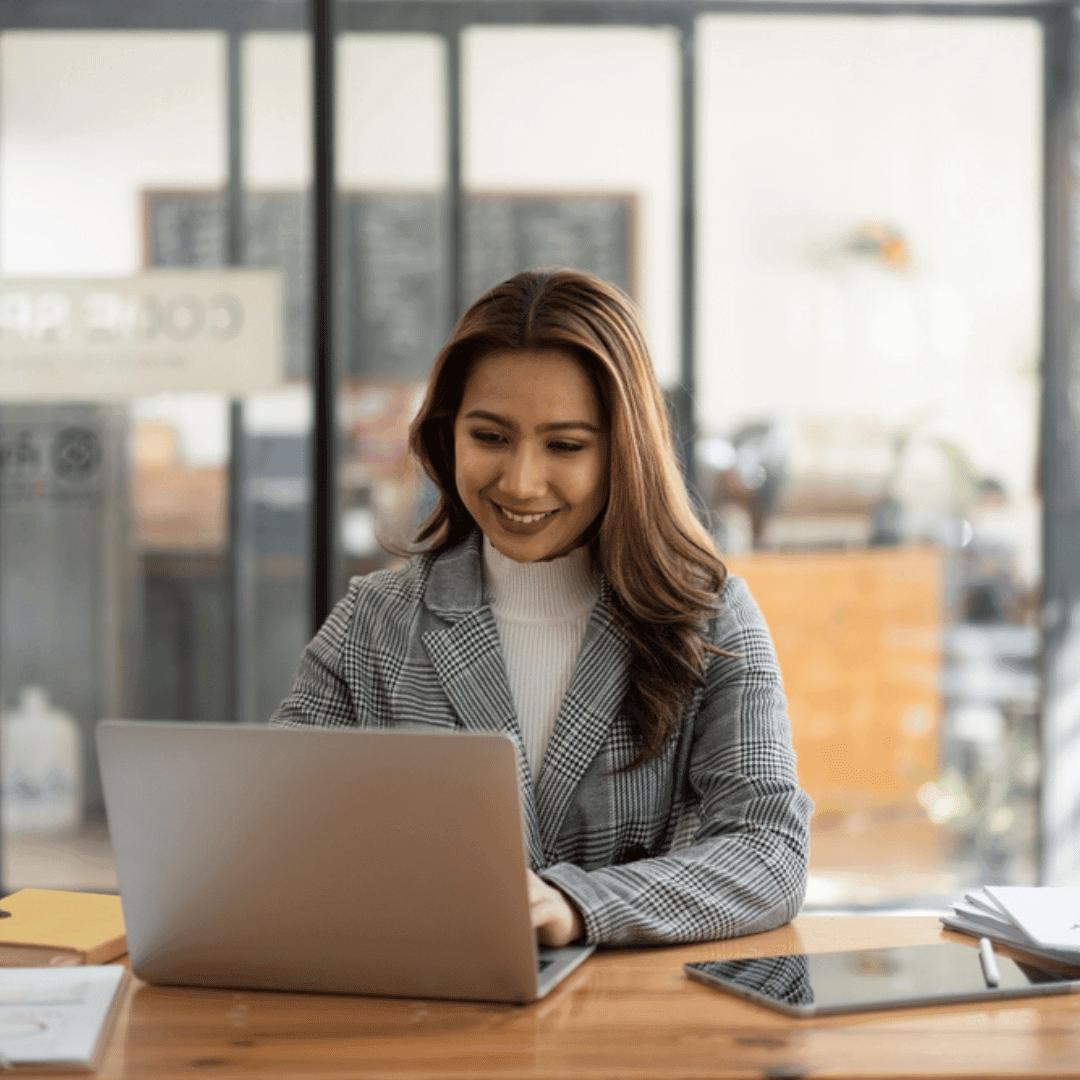 Marketing woman on a computer